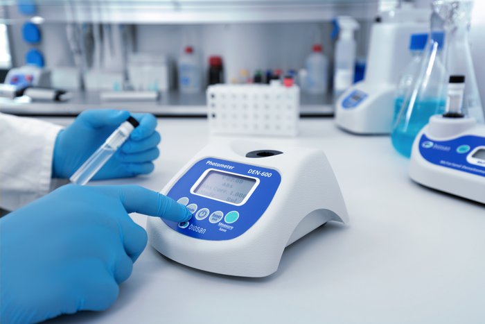 Biosan DEN-600 photometer button push