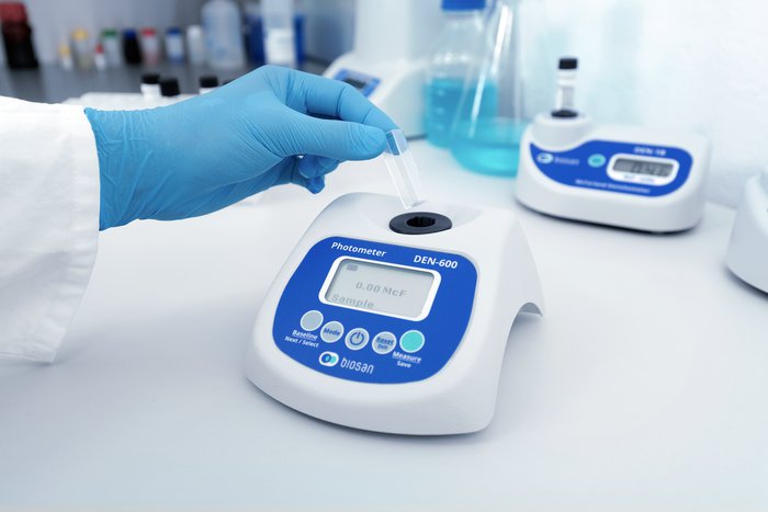 Biosan DEN-600 photometer cuvette inserting